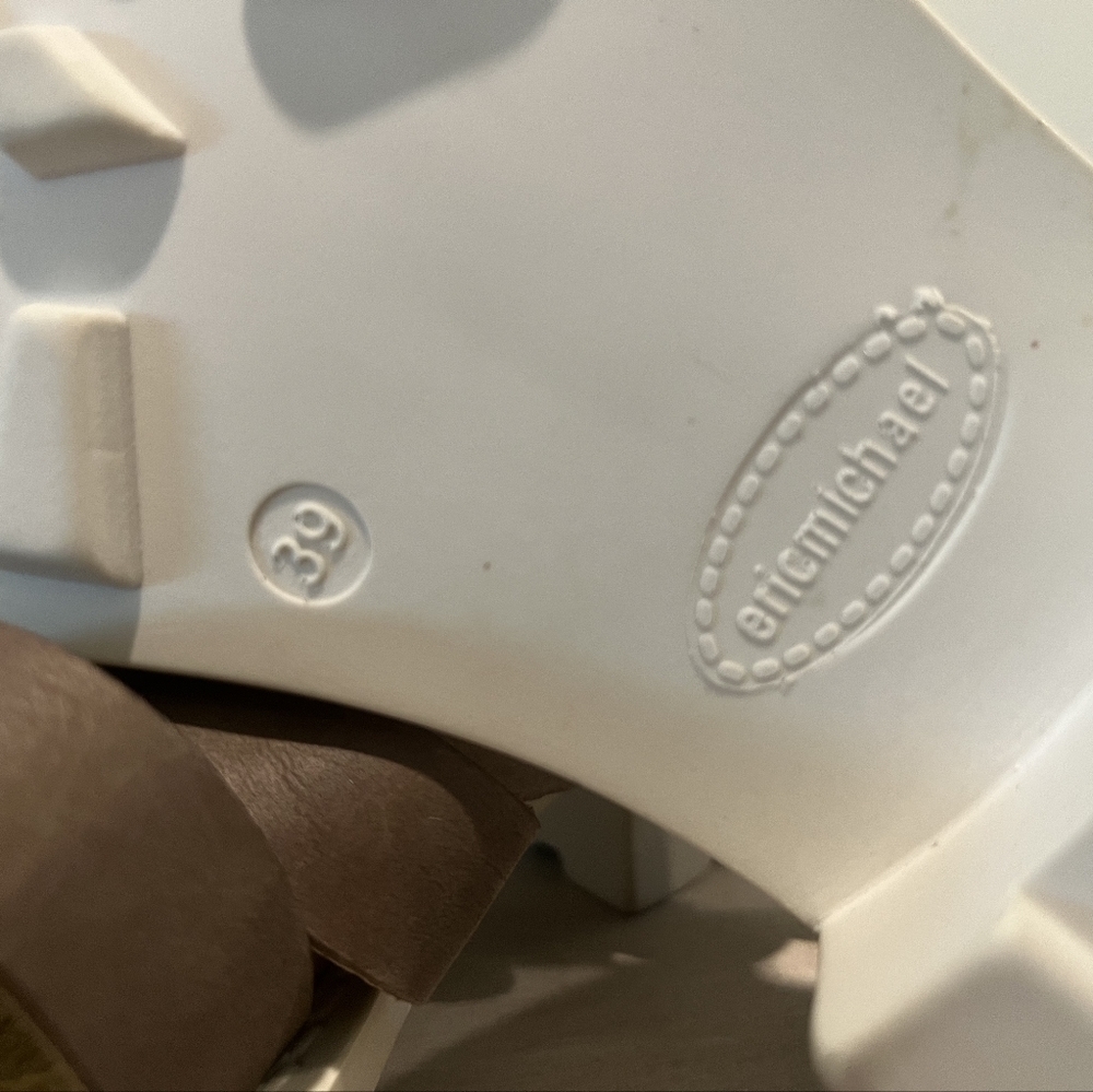 Eric Michael Mykonos Sandal in Stone with Cream Lug Sole. Size 39EU. New… - Picture 9 of 9
